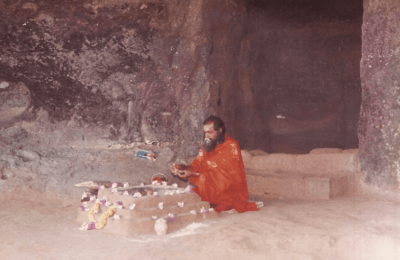 Ratangadh-Sadhana-in-Cave-5